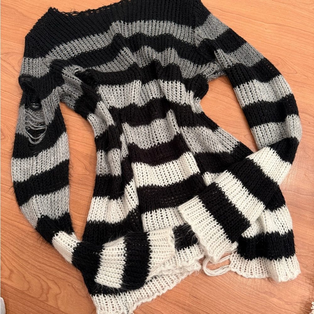 Black & Gray Shredded Striped Open-Knit Women’s Sweater